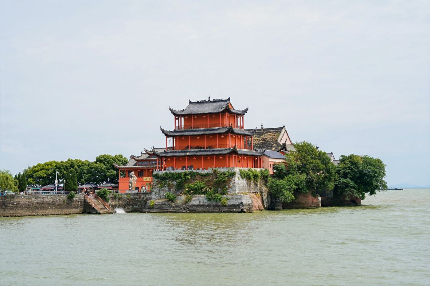 华为公司 · 小岛探险